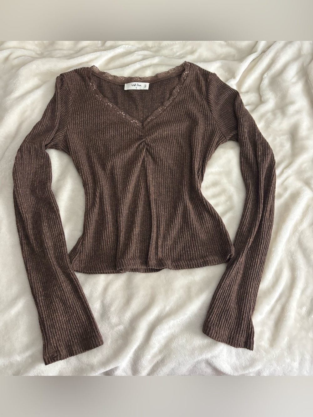 Long sleeve v neck top - Picture 2 of 6